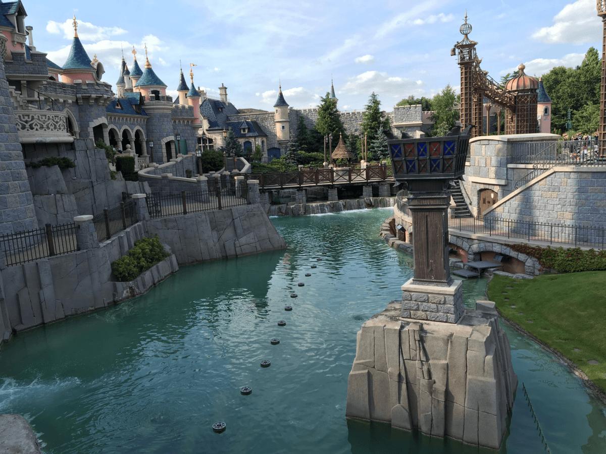 Nem csak a gyerekeknek nyújt felejthetetlen élményt a párizsi Disneyland